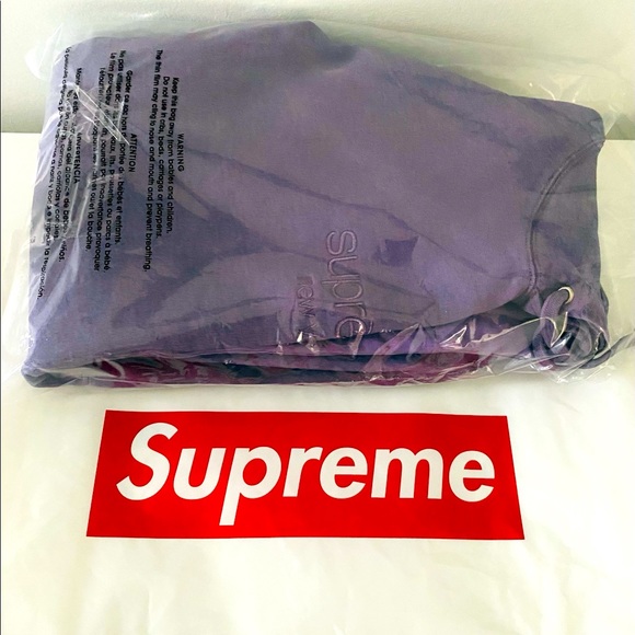 SOLD Supreme Spray Hooded Sweatshirt - Picture 2 of 3